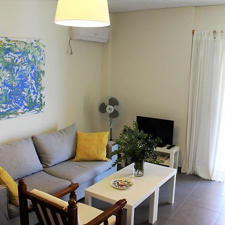 Apartment Sea View In Front Of The Beach Of Agia Marina Pórto Ráfti Eksteriør billede